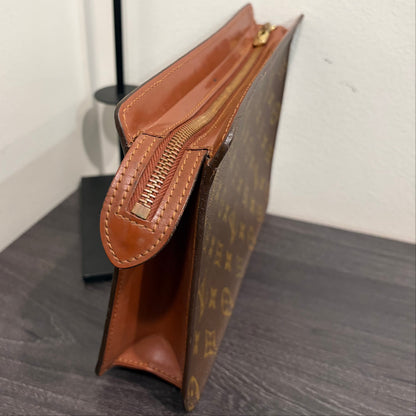 BF-04 LOUIS VUITTON Clutch
