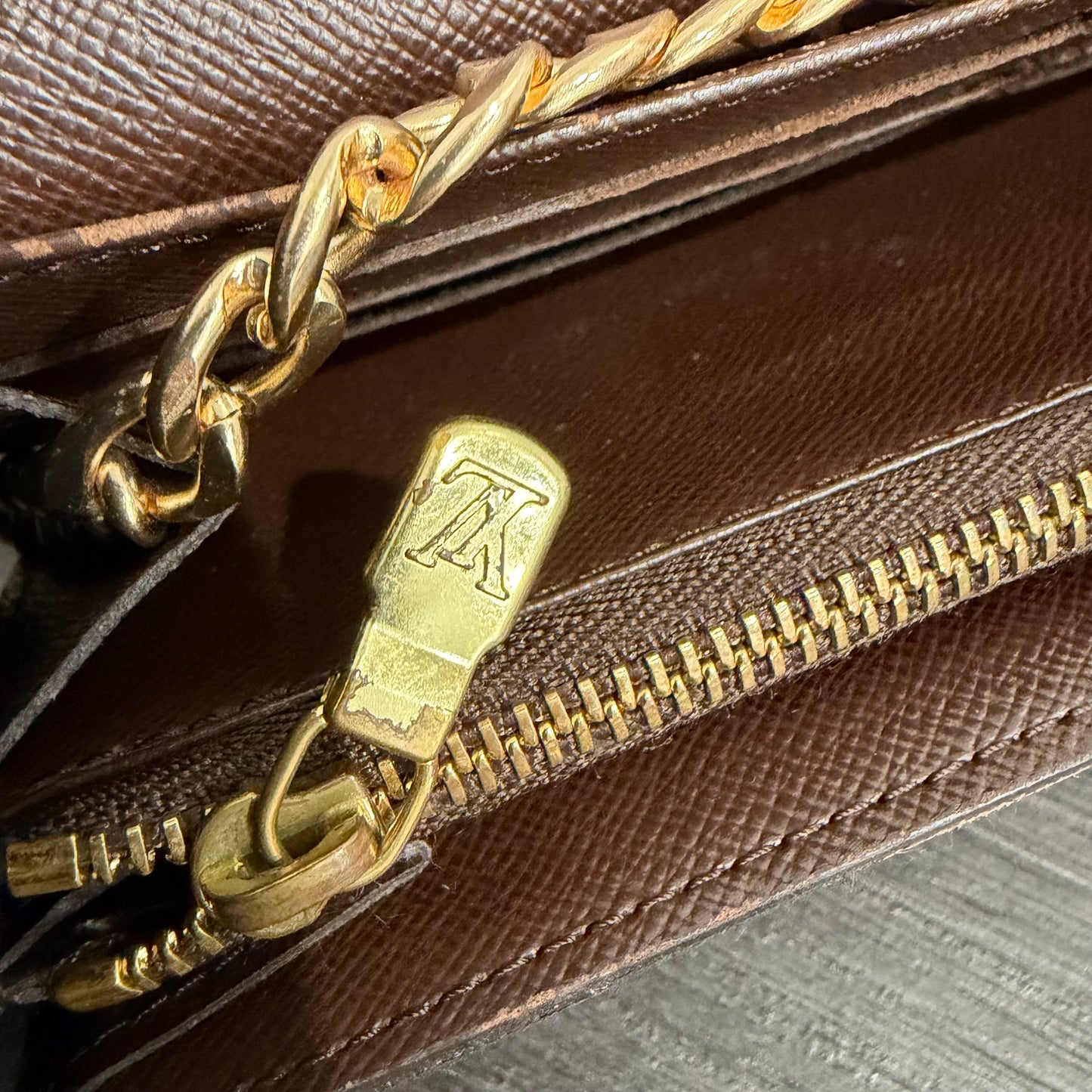 BF-03 LOUIS VUITTON Damier Ebene Wallet