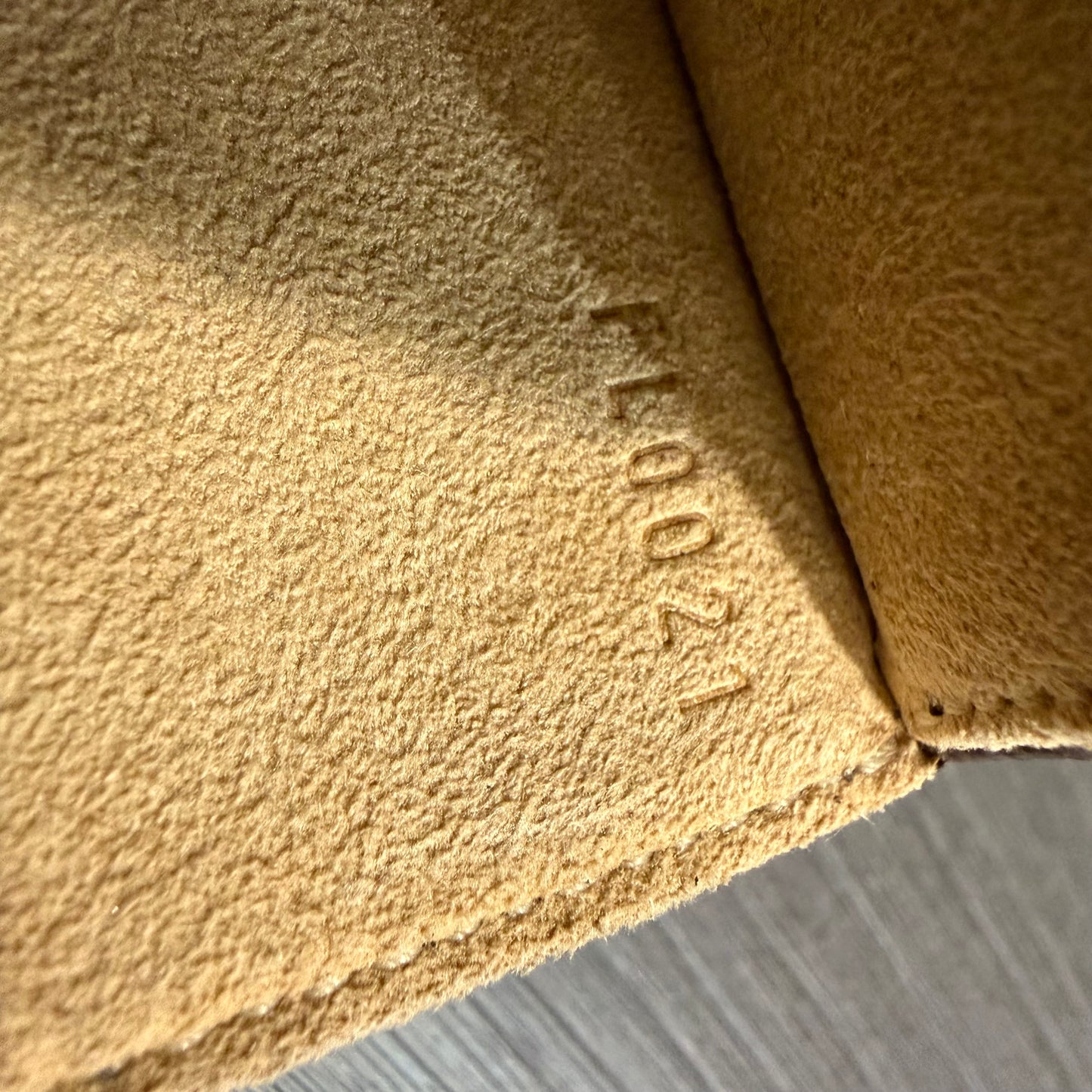 #3213 LOUIS VUITTON Monogram Pochette