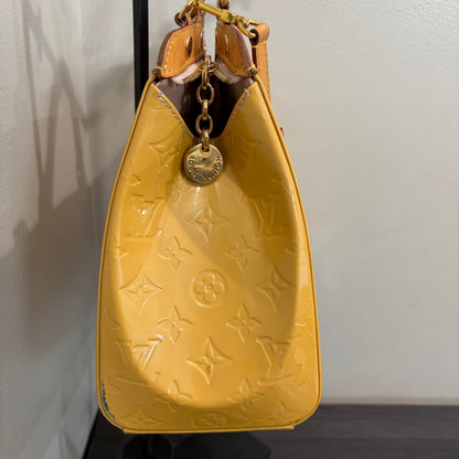 #9115 LOUIS VUITTON Yellow Vernis Brea MM with Original Vachetta Strap