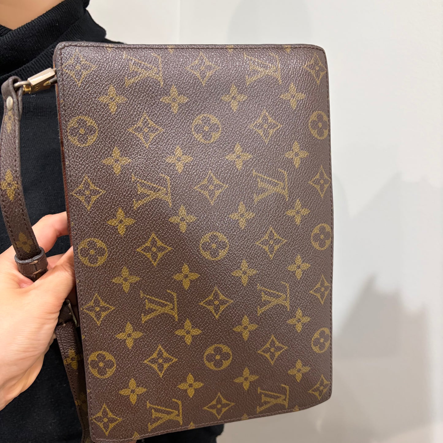 #8204 LOUIS VUITTON Vintage Sac Enghien (Rare Find!)