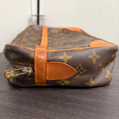 BF-06 LOUIS VUITTON Clutch
