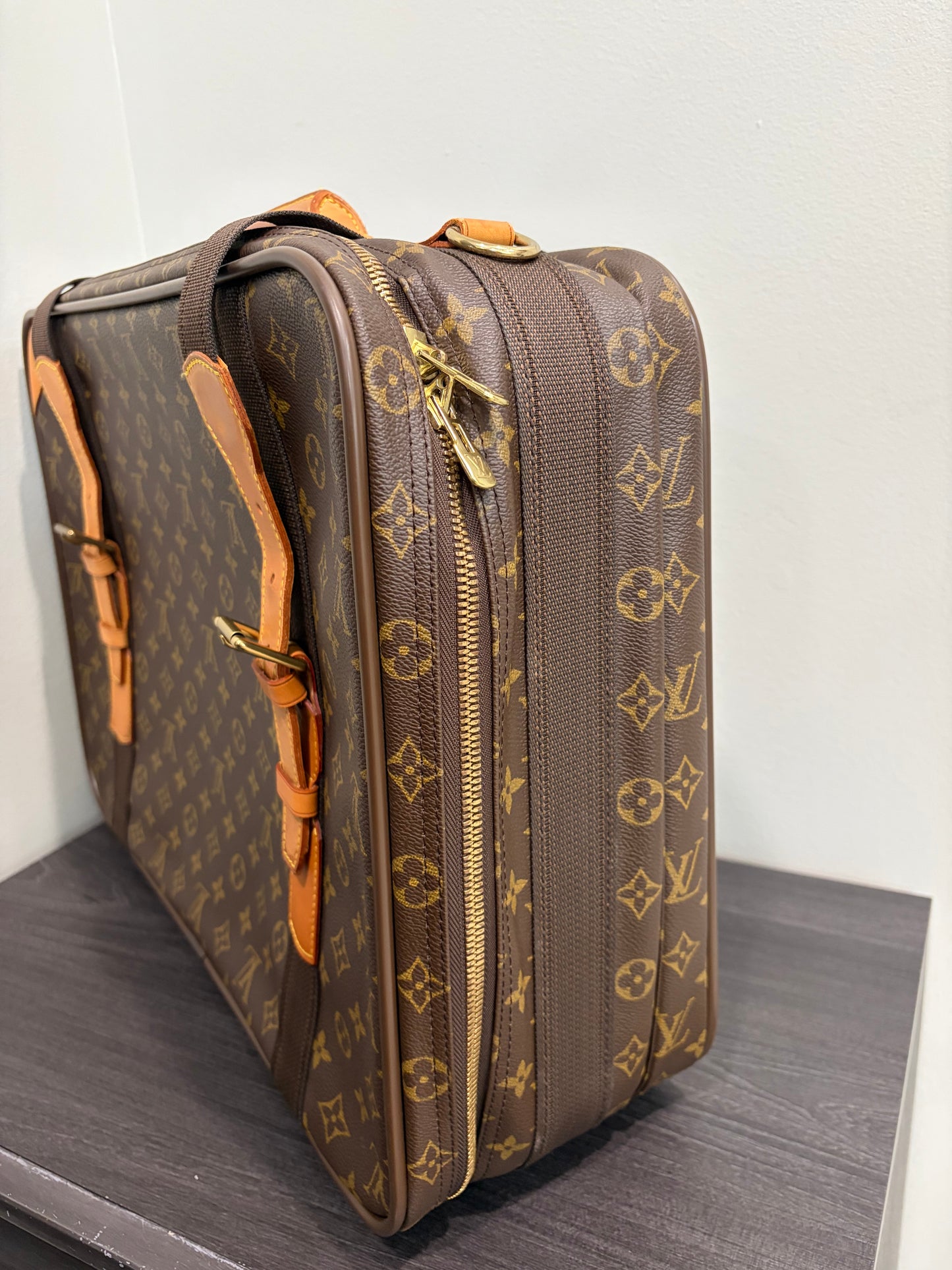 #3201 LOUIS VUITTON Monogram Satellite 53 Luggage