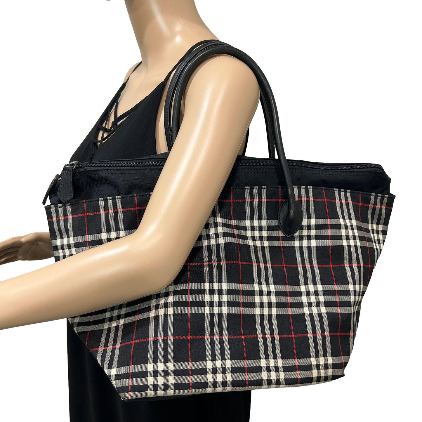 1015 BURBERRY Black Tote