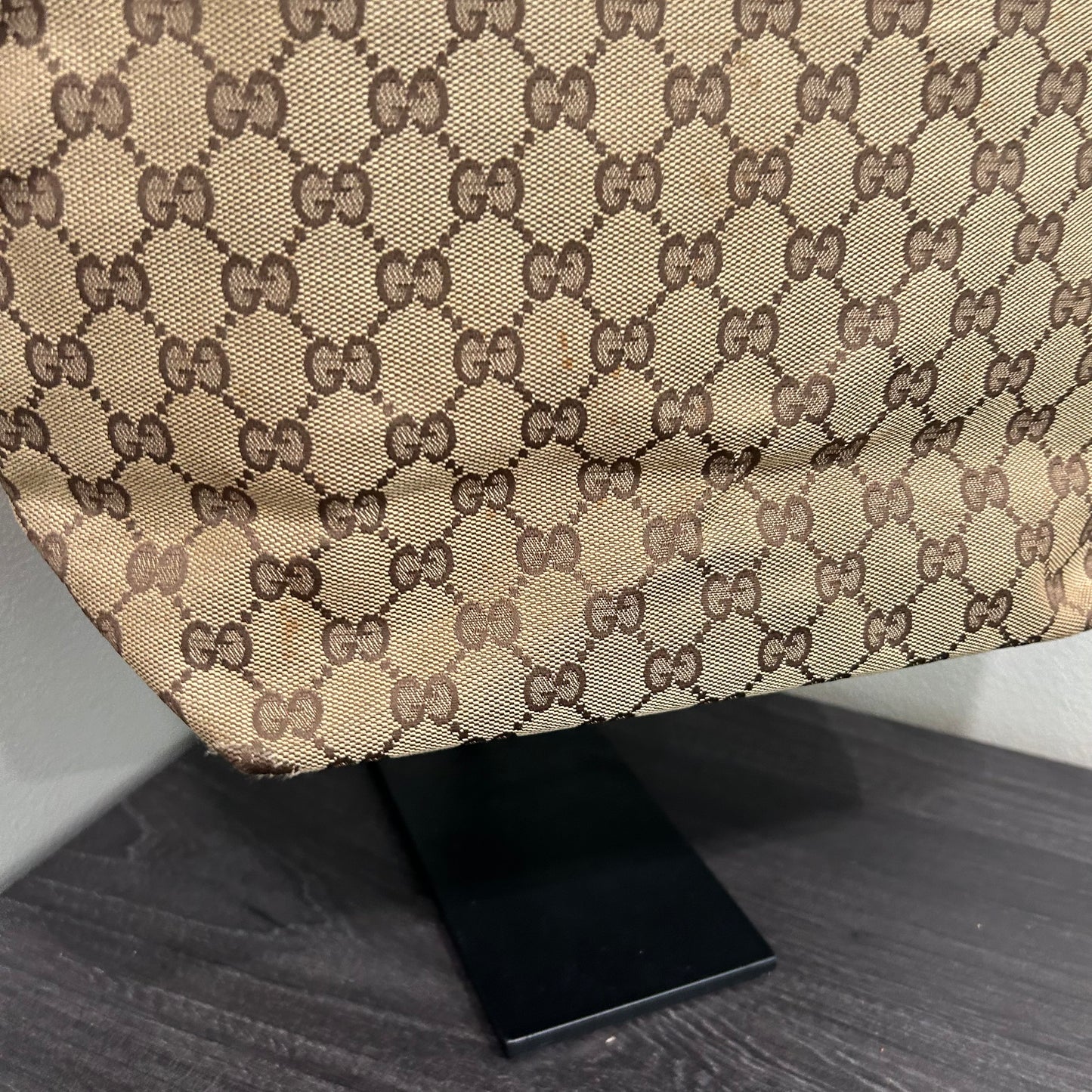 1063 GUCCI Canvas Bucket Tote