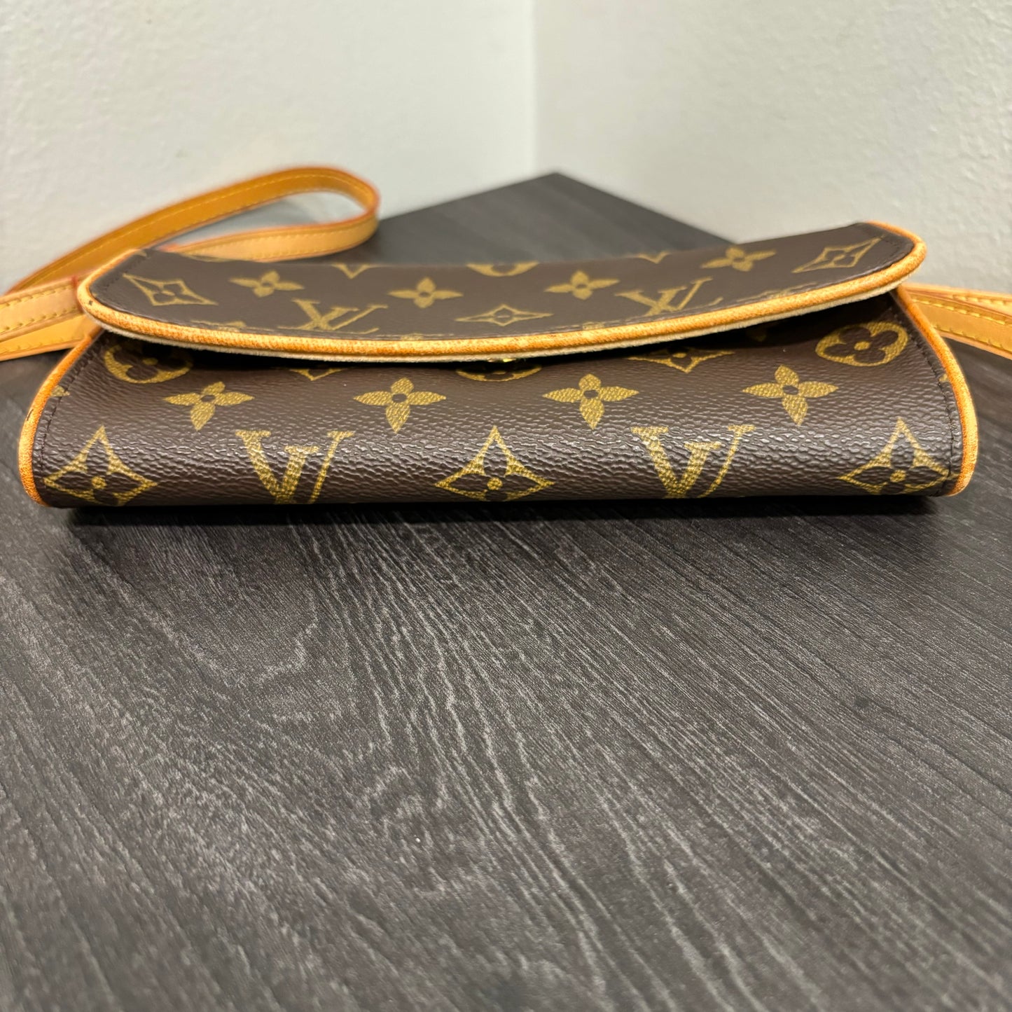 #308 LOUIS VUITTON Twin Pochette PM