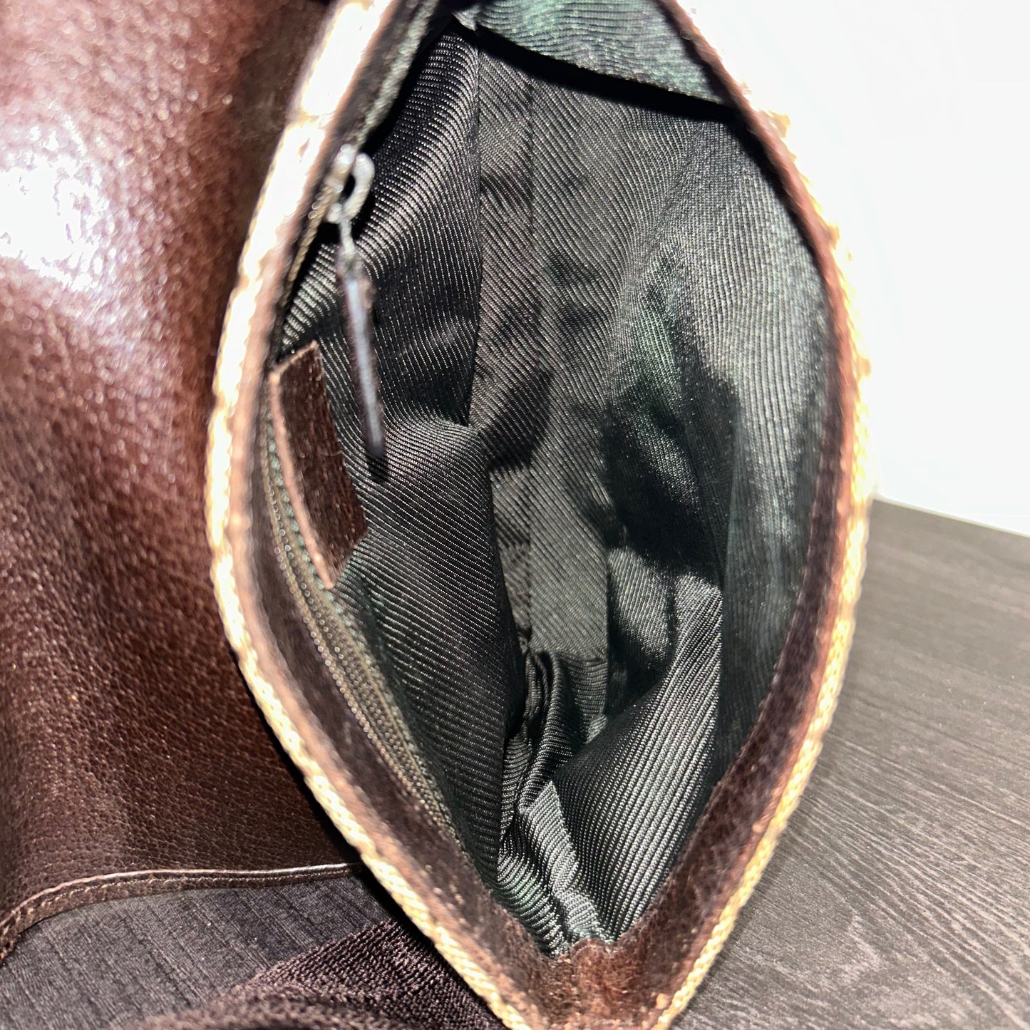 1021 GUCCI Waist Bum Bag