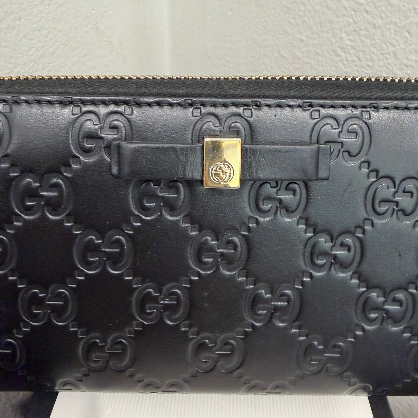 #3233 GUCCI Black Zip Wallet