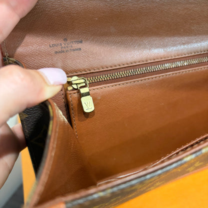 #1101-08 LOUIS VUITTON Monogram Dame 28 with Removable Chain