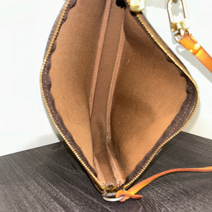 #304 LOUIS VUITTON Pochette