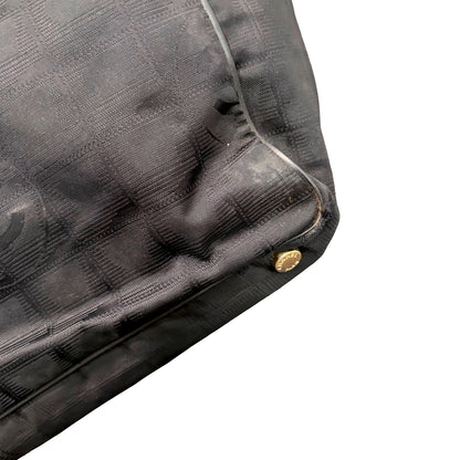 1215-01 CHANEL Black Ligne Tote