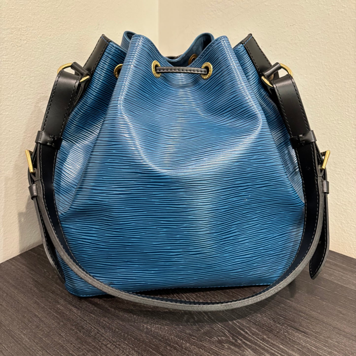 CLEARANCE #353 LOUIS VUITTON Epi Petit Noe
