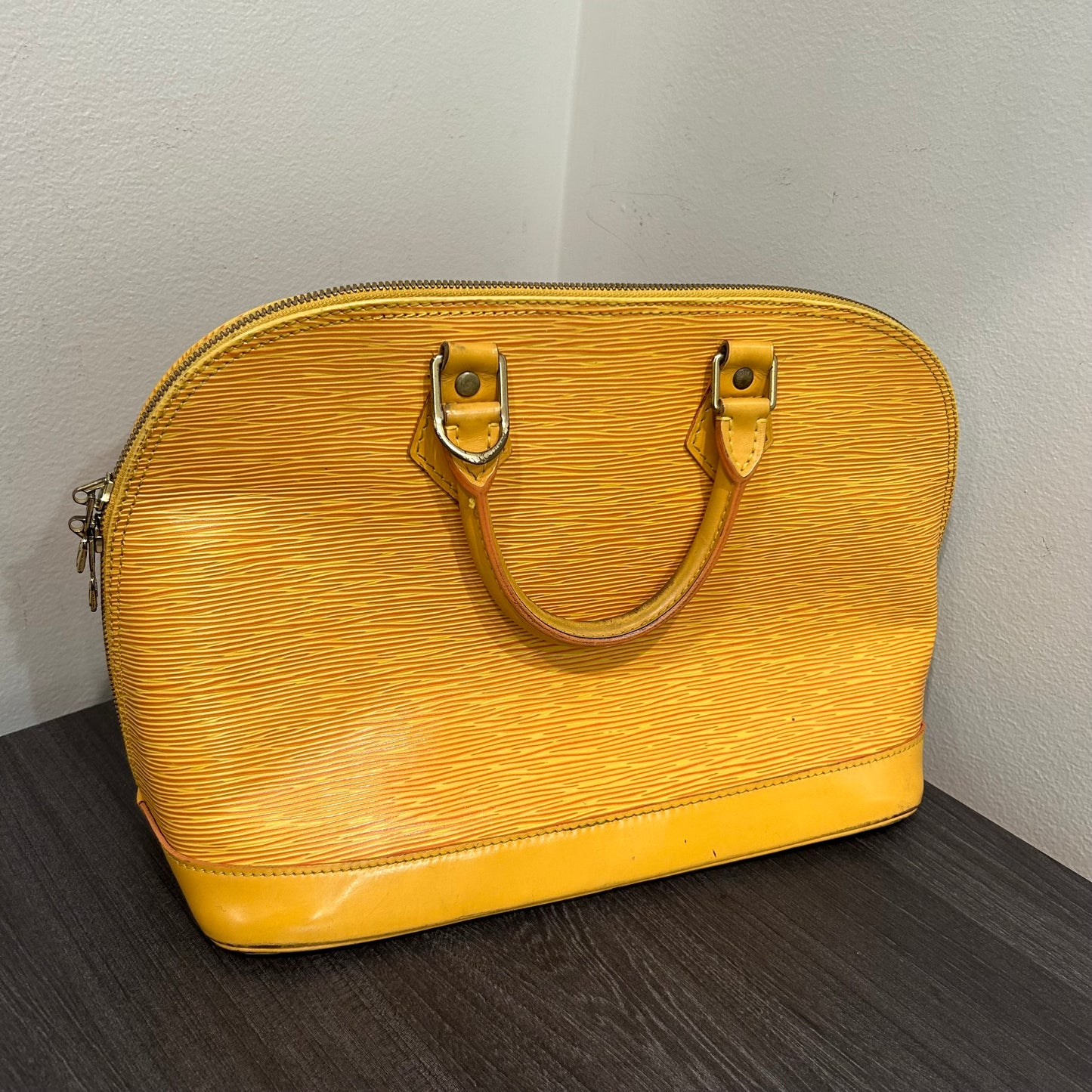 24 HOUR FLASH SALE #260 LOUIS VUITTON Epi Alma