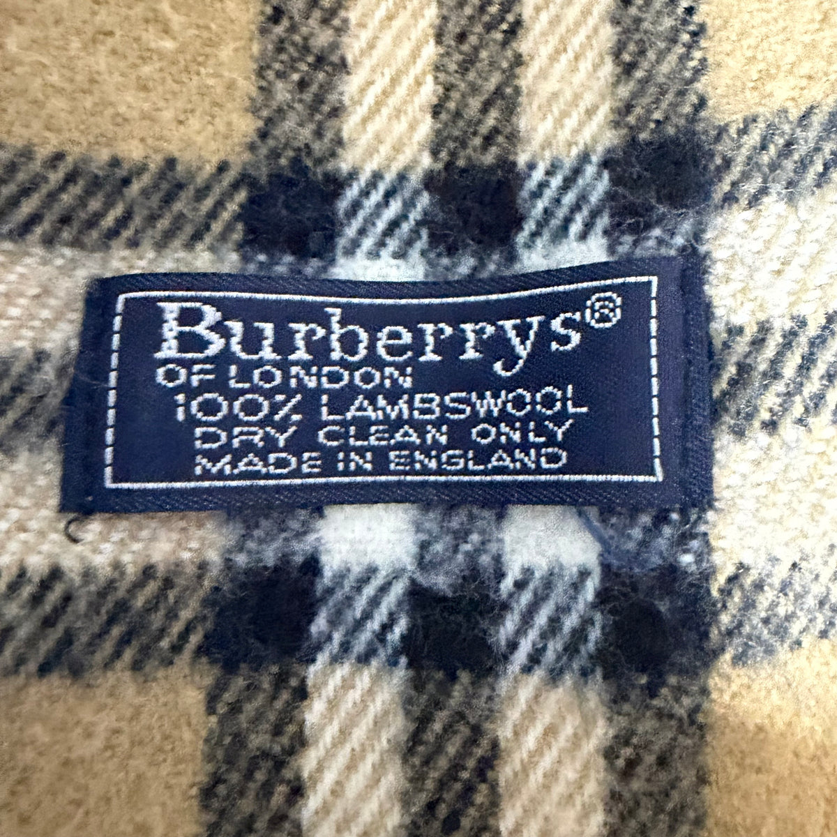 #114 BURBERRY Scarf