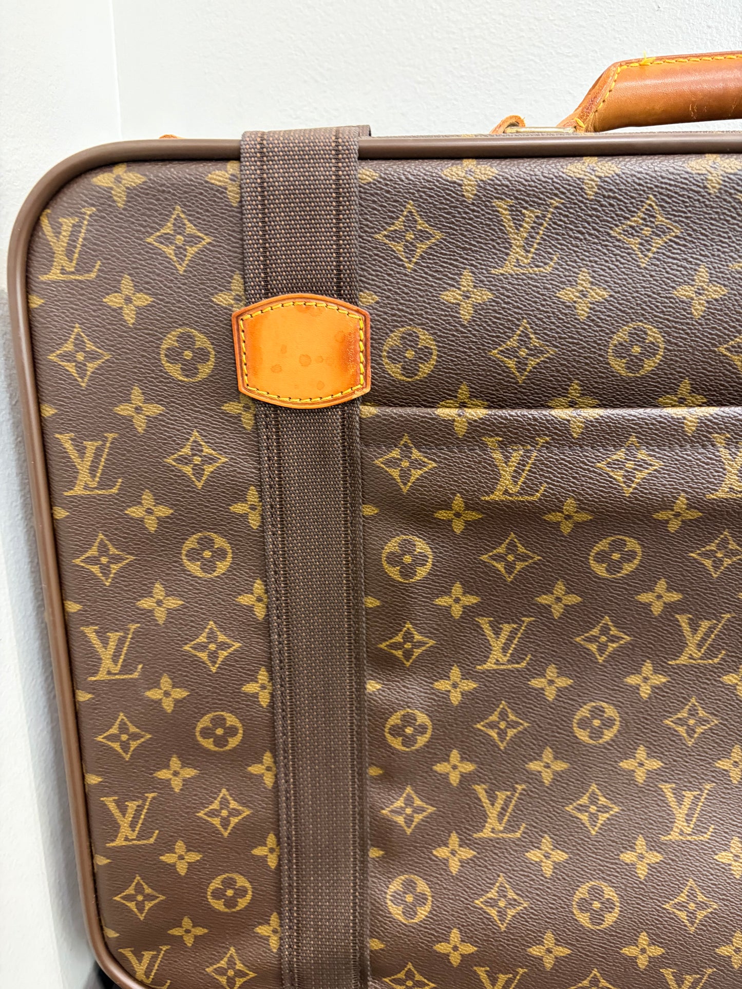 #3201 LOUIS VUITTON Monogram Satellite 53 Luggage