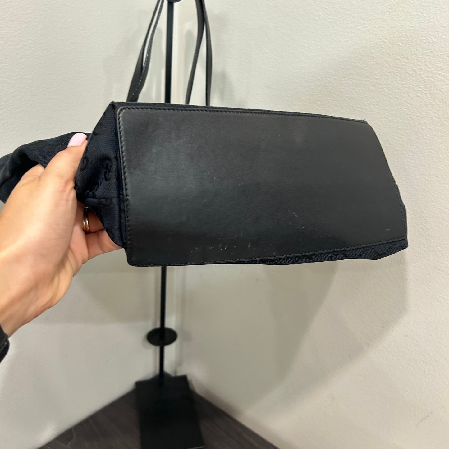 1057 GUCCI Canvas Bucket Tote