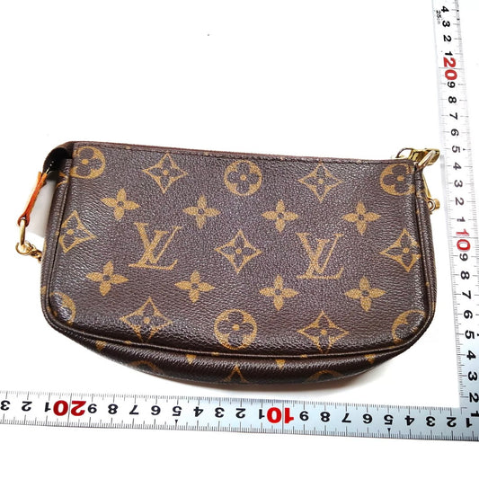 Louis Vuitton Pouchette