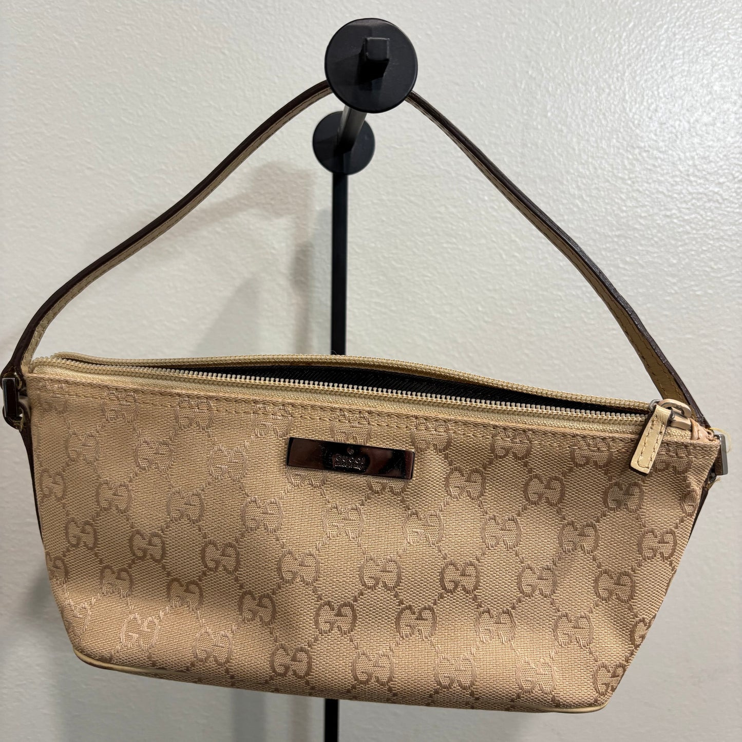 1107 GUCCI Light Brown Pochette