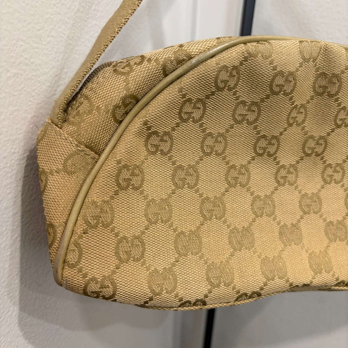#8208 GUCCI Brown/Green Canvas Shoulder Bag