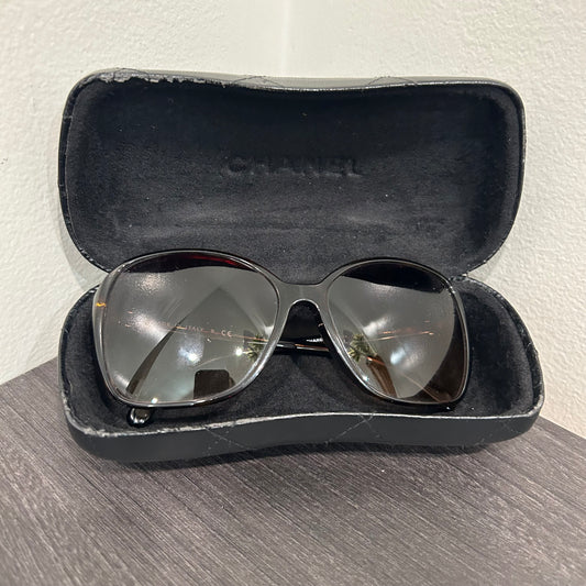 CLEARANCE CHANEL Brown Sunglasses with Original Storage Case
