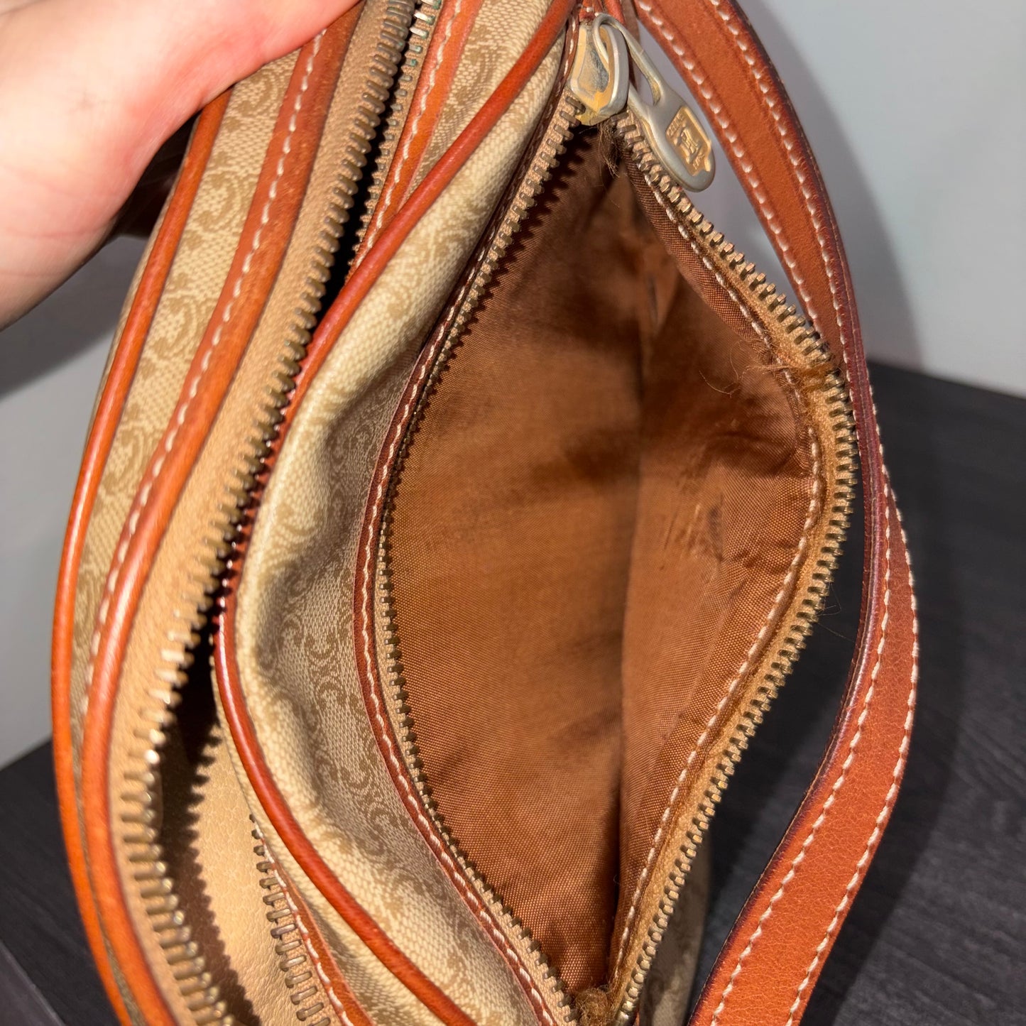 8916 CELINE Vintage Crossbody