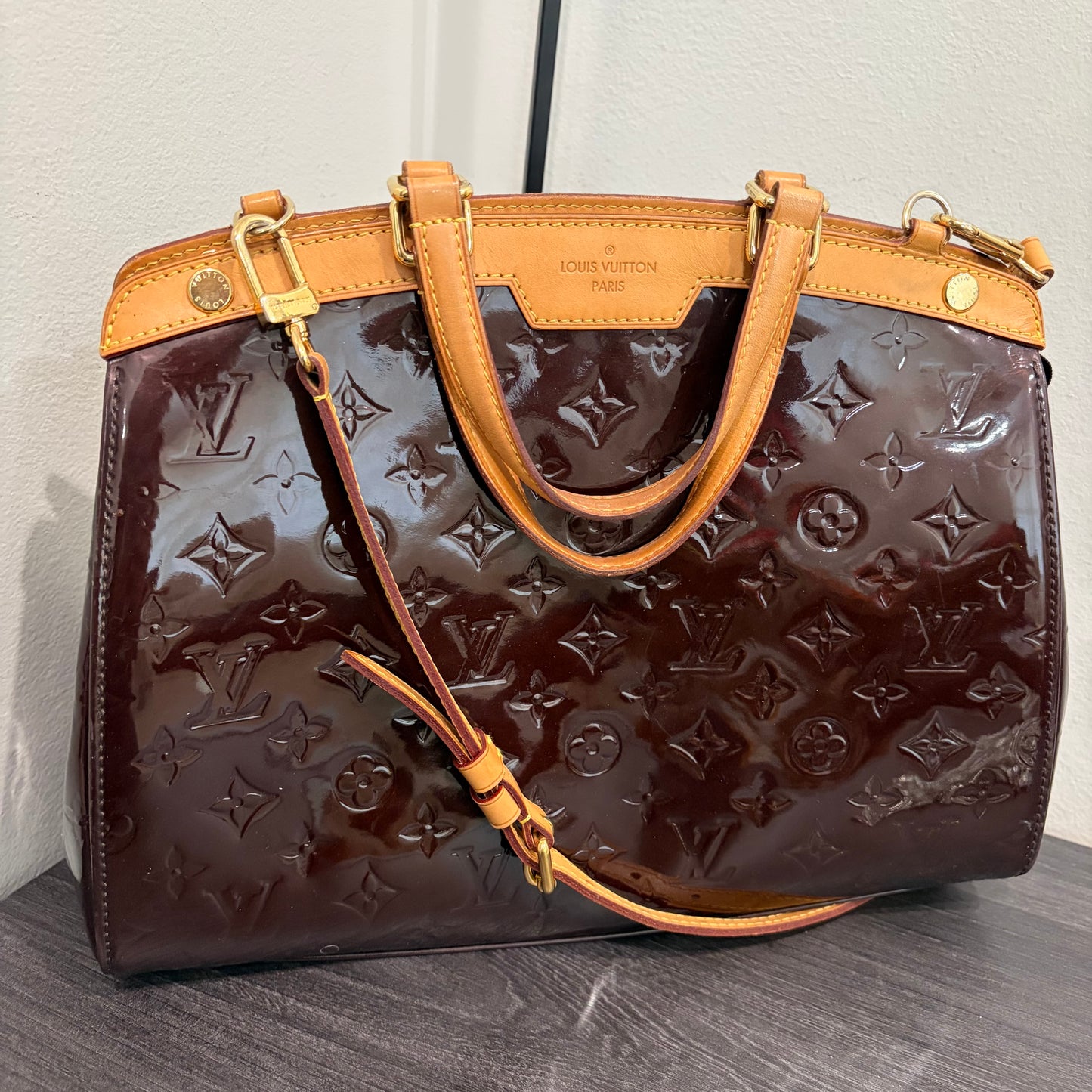 #8241 LOUIS VUITTON Amarante  Vernis Brea MM