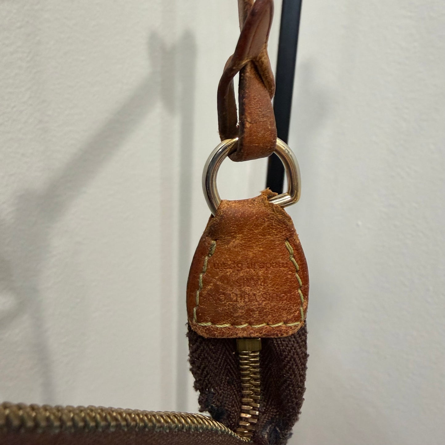 8912 LOUIS VUITTON Monogram Pochette