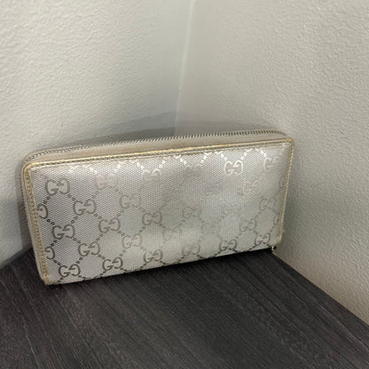 #207 GUCCI  Zip Wallet
