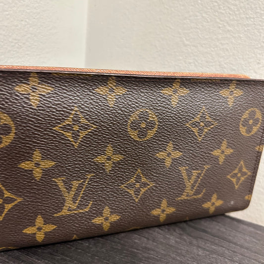 Louis Vuitton Zip Wallet