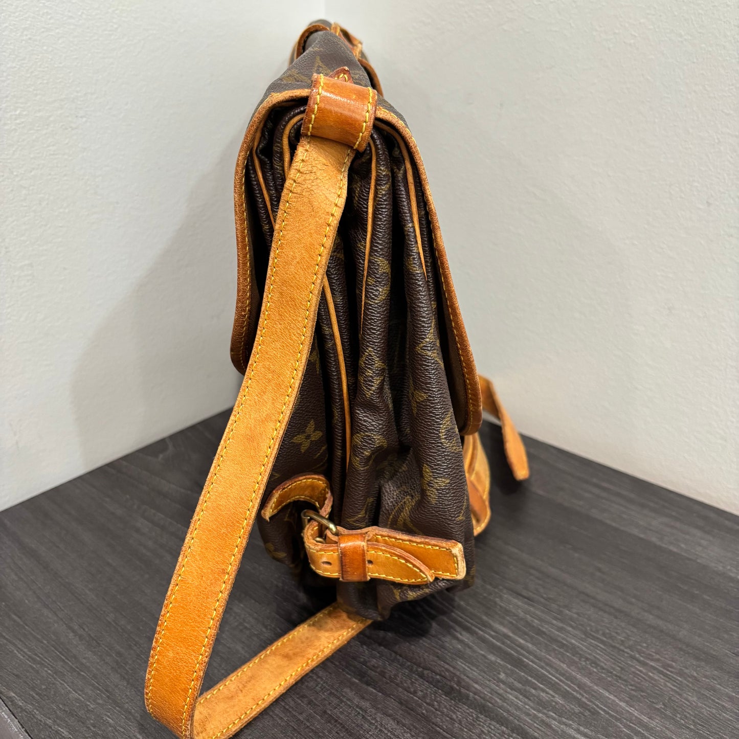 #343 LOUIS VUITTON Saumur 35