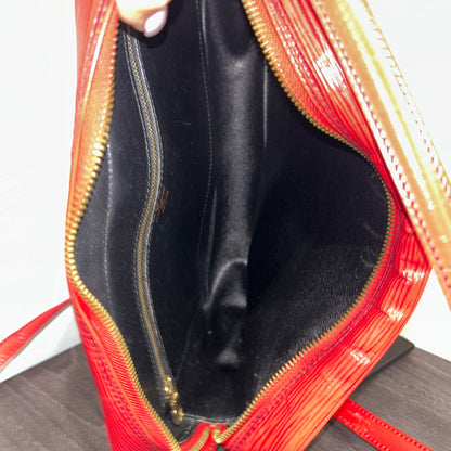 1078 LOUIS VUITTON Epi Trocadero 28