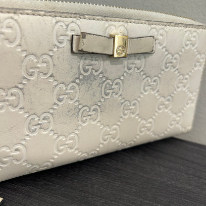 #203 GUCCI Zip Wallet