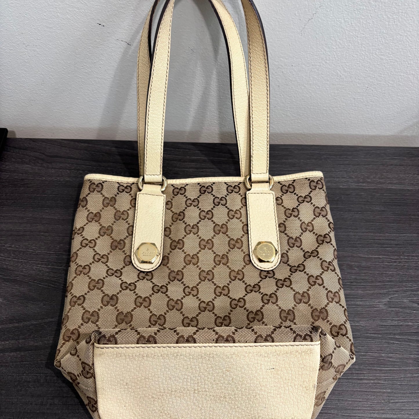 8873 GUCCI GG Canvas Charmy Tote