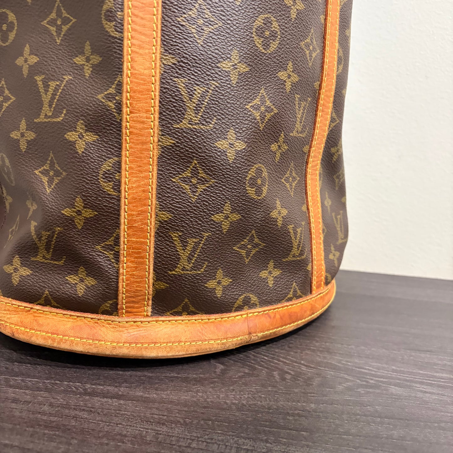 #8202 LOUIS VUITTON Monogram Bucket GM