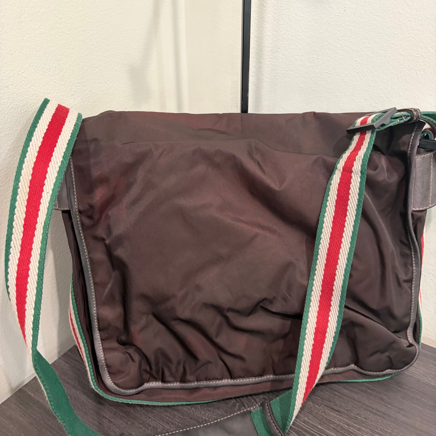 #9110 GUCCI Vintage Synthetic Laptop Satchel