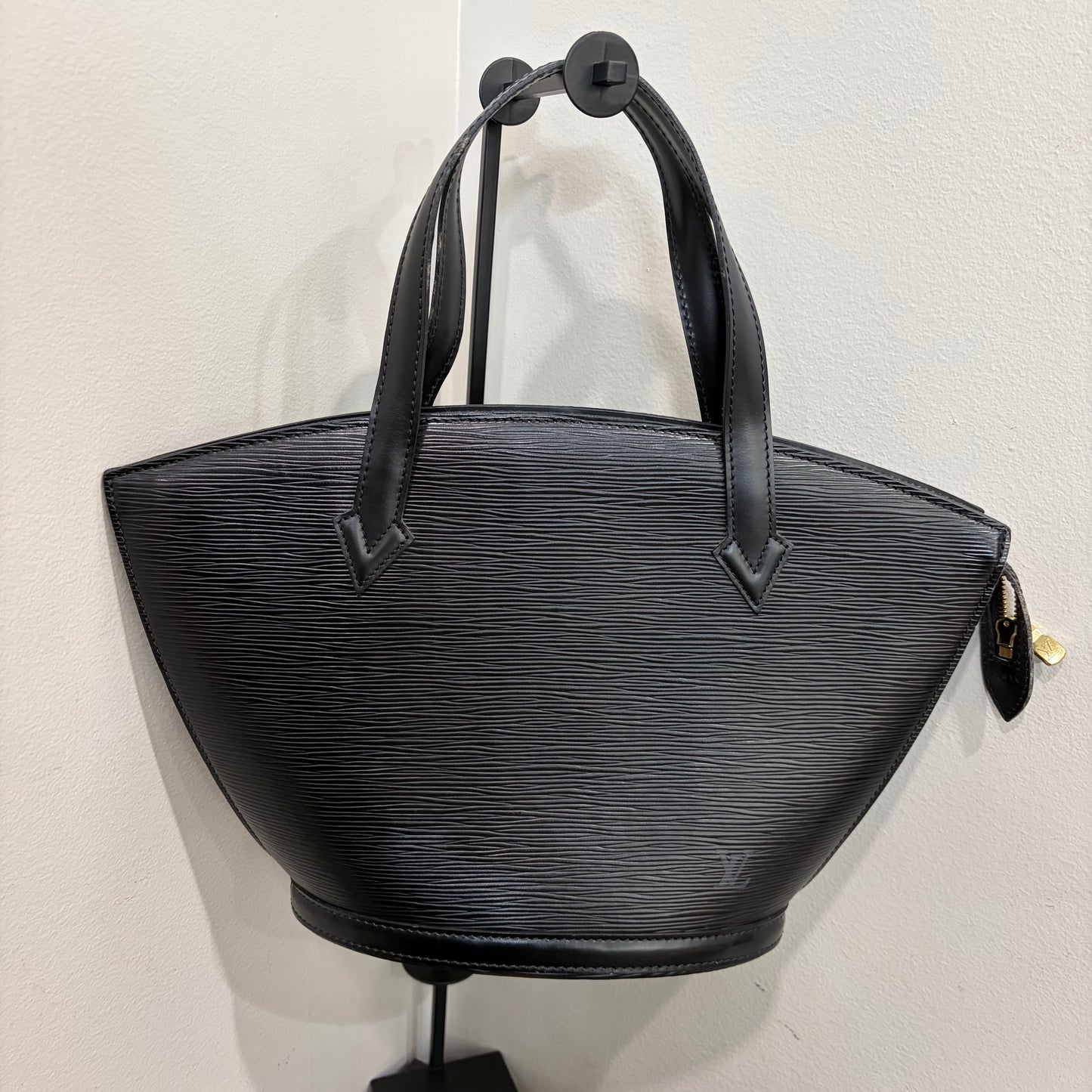 #8252 LOUIS VUITTON Black St Jacques PM