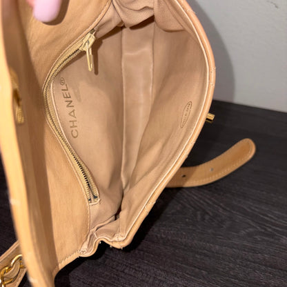 #1103 CHANEL Vintage Beige Lambskin Belt Bag
