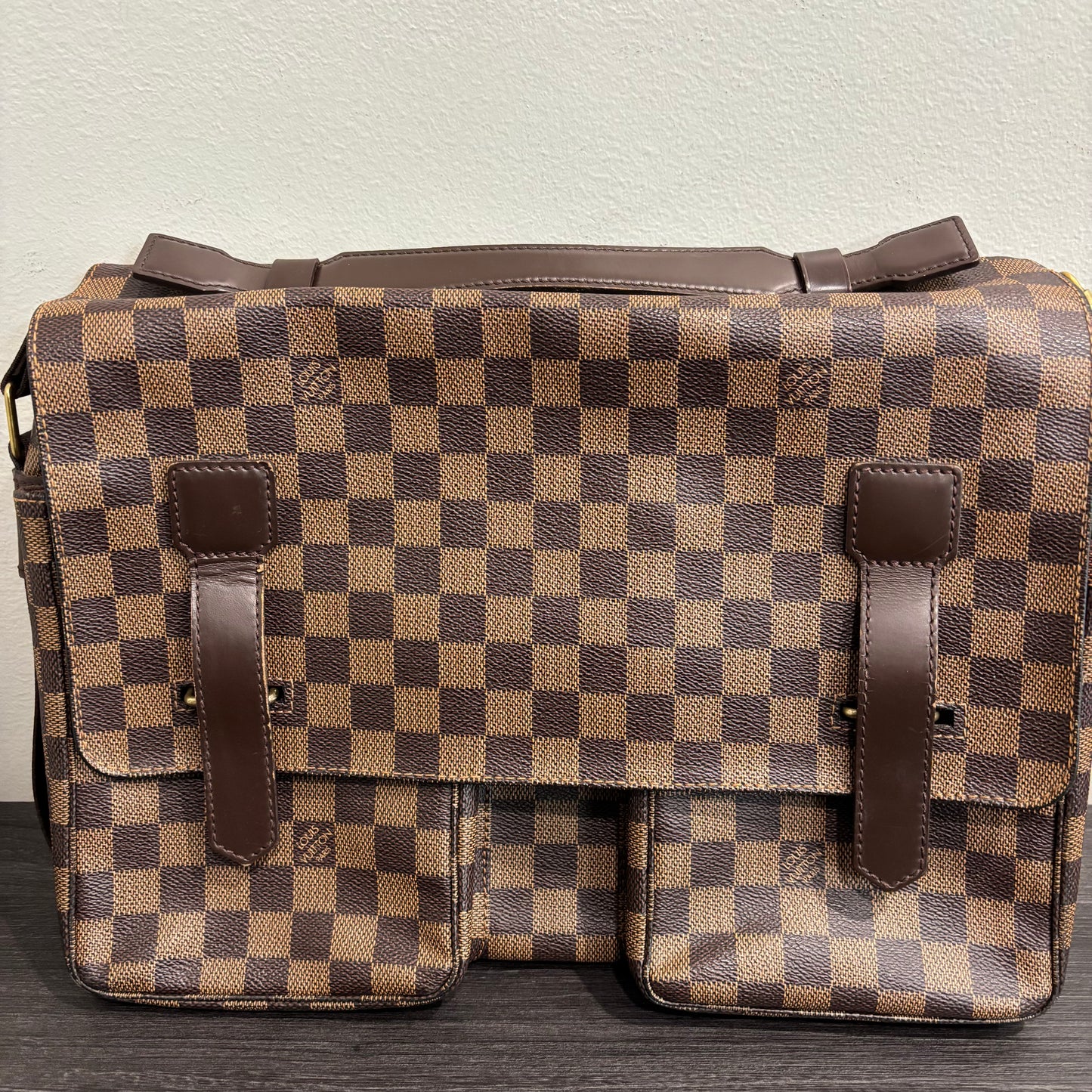 8882 LOUIS VUITTON Damier Broadway Shoulder Bag