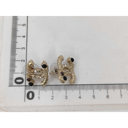 122 CHANEL Earrings