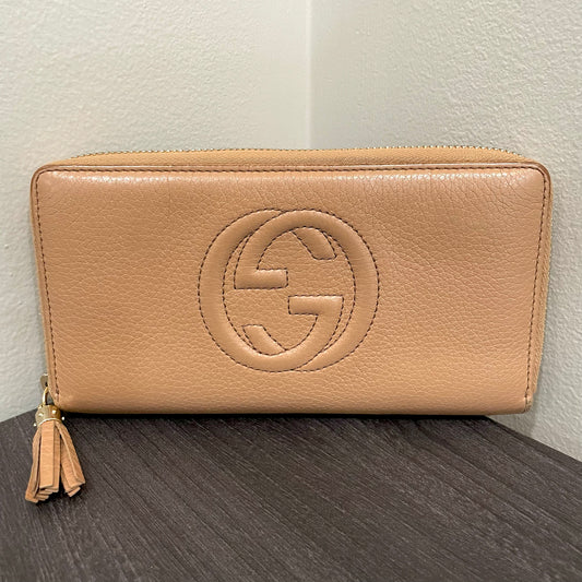 SOLD! Gucci Soho Wallet