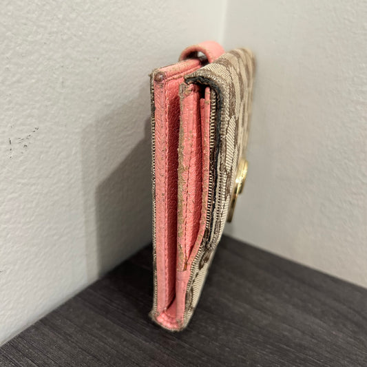 SOLD! Gucci Wallet