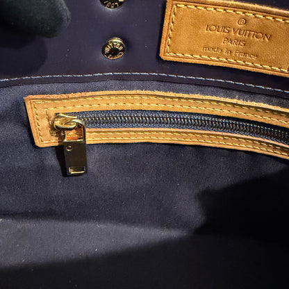 #8251 LOUIS VUITTON Purple Vernis Reade PM