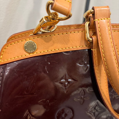 #8241 LOUIS VUITTON Amarante  Vernis Brea MM