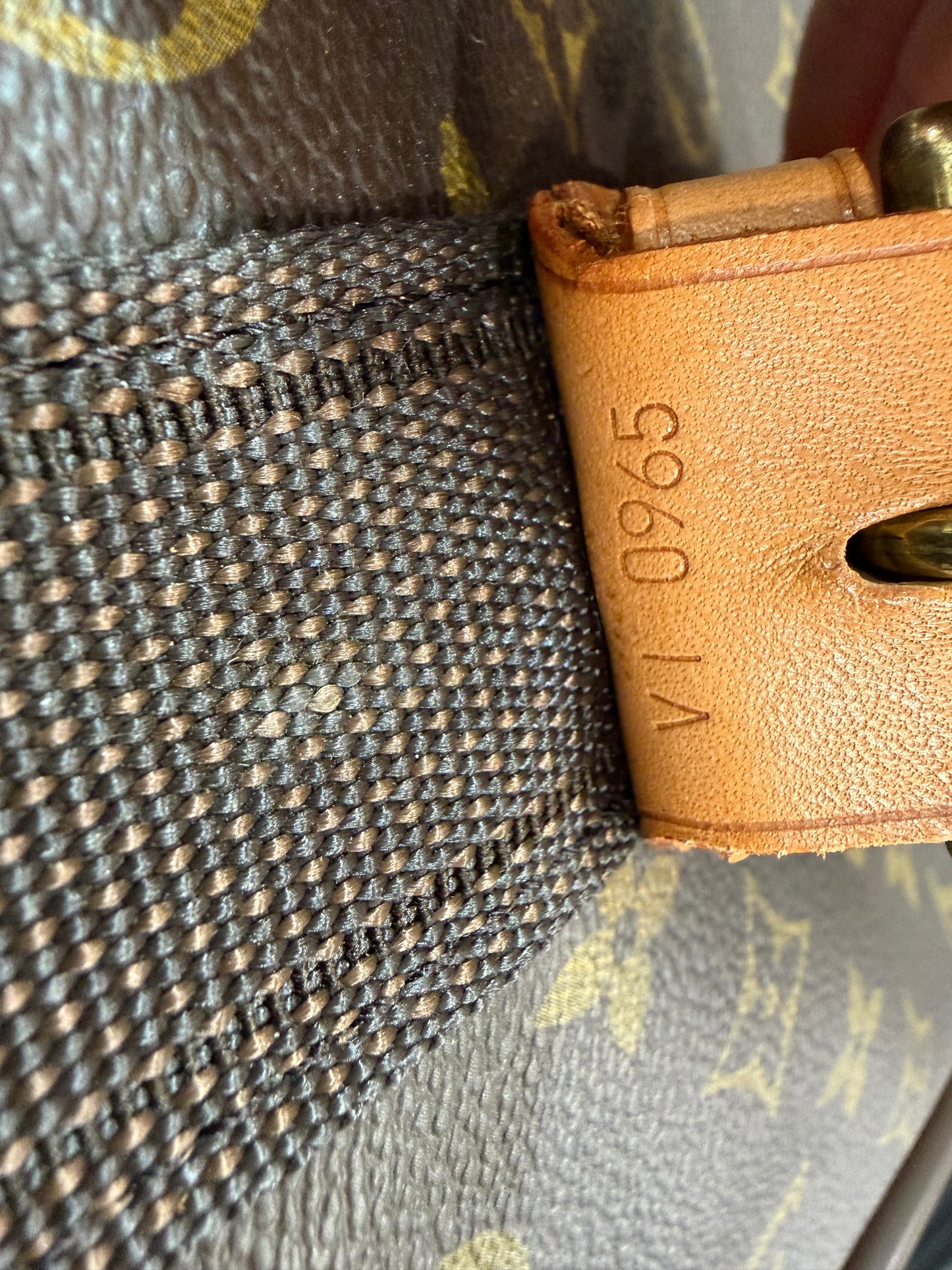 #3201 LOUIS VUITTON Monogram Satellite 53 Luggage
