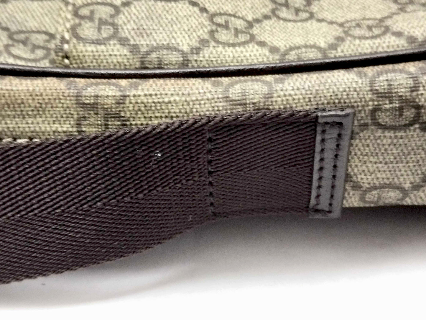 #1110 GUCCI GG Supreme Camera Crossbody Bag