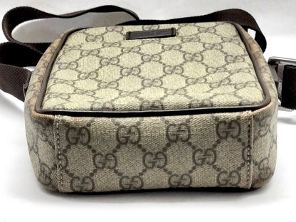 #1110 GUCCI GG Supreme Camera Crossbody Bag