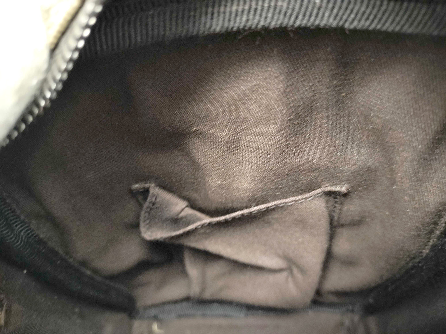 #1110 GUCCI GG Supreme Camera Crossbody Bag