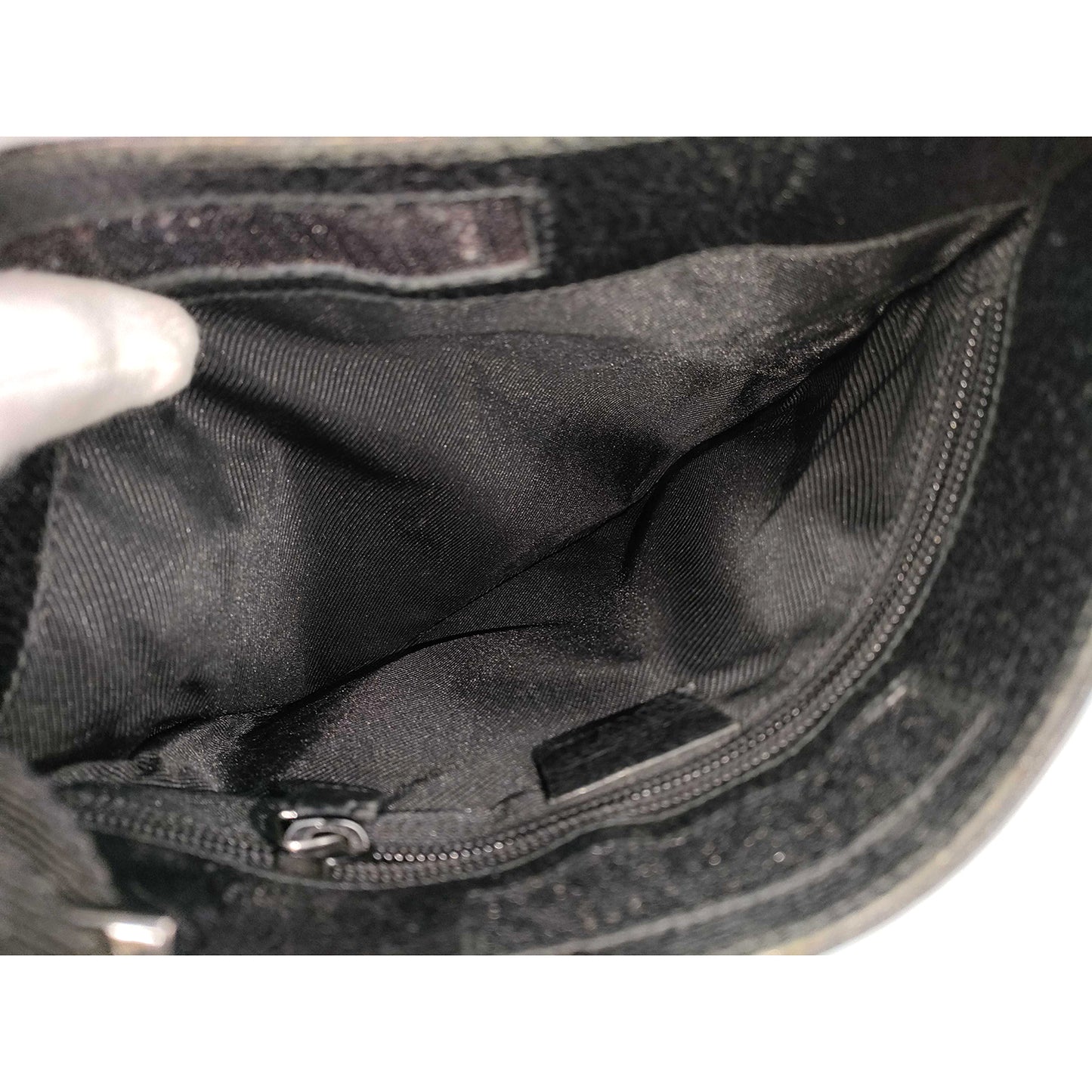 #1160 GUCCI Black GG Canvas Messenger Crossbody