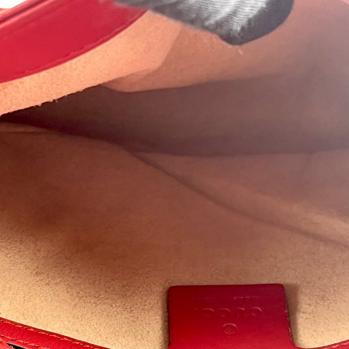 #1179 GUCCI GG Marmont Red Leather Matelassé Chevron Shoulder Bag