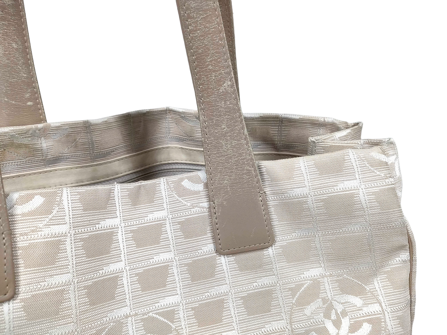 #1153 CHANEL Neutral Ligne Tote